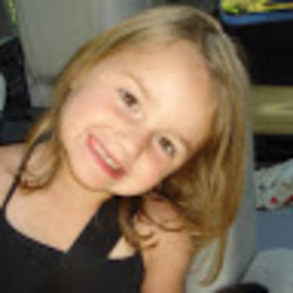 Meet your Posher, Ava - Picture 1 of 1